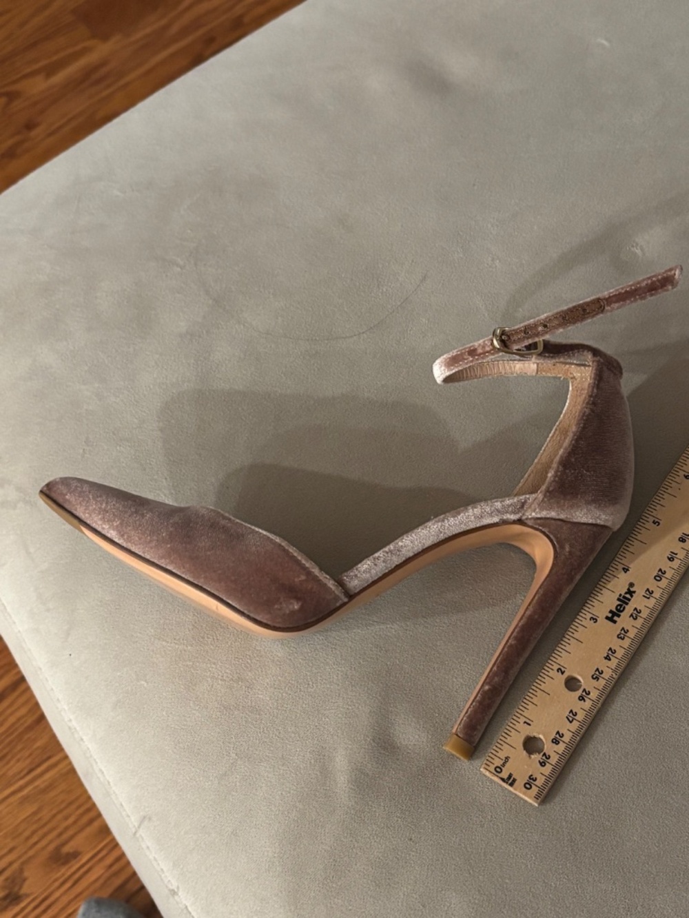 Stuart Weitzman - Picture 2 of 6